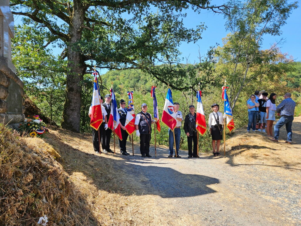 Commémoration du 6 août 1944 devant la stèle du moulin de Clary.